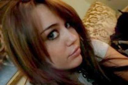 tumblr_kznrr54yF01qadbw2o1_400 - 0 imagini rare miley