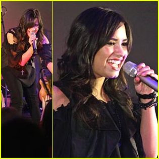 demi-lovato-live-london