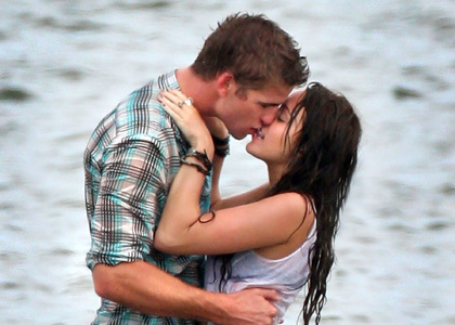 miley-cyrus-liam-kiss - miley and liam