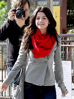 selena-gomez-240 - album pentru mileyashleynumber1