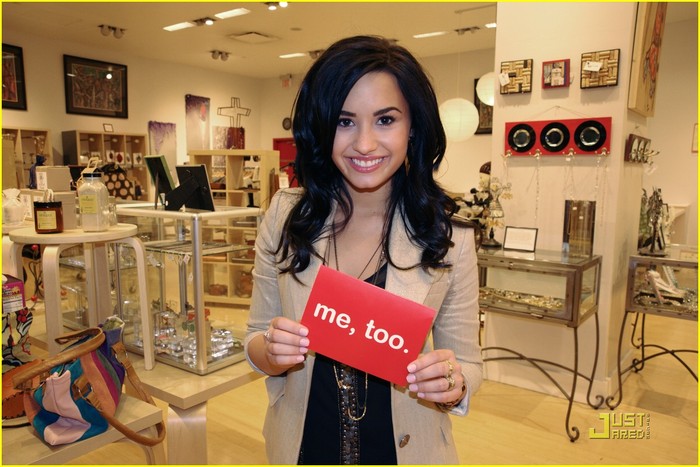 demi-lovato-shop-rock-03 - demi lovato