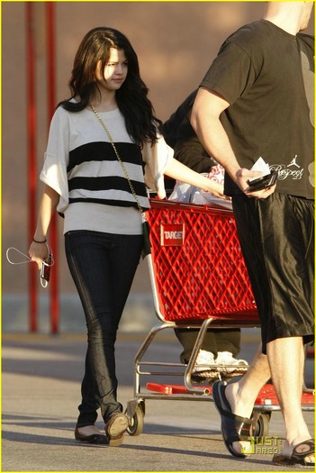 2cp5m2w - Selena Gomez
