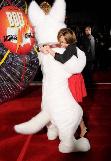 miley-cyrus_COM-boltpremiere-2008nov17-0274 - 0-0-0_Toate pozele mele cu Miley Cyrus_0-0-0