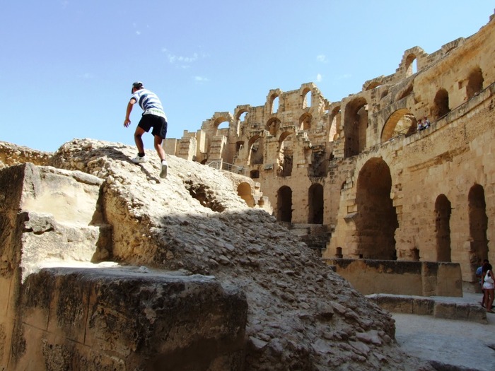 el mouradi sahara 109 - 2010 06 Tunisia EL JEM 1