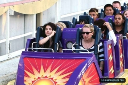 UAUXGTCJCLEOSZCDDLB - Selena Gomez