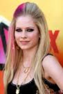 imagesCAZAKCV2 - Avril Lavigne