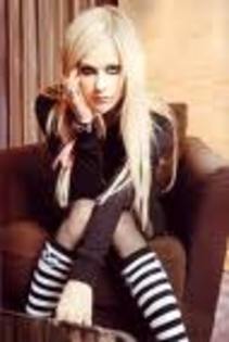 imagesCANZ1A2G - Avril Lavigne