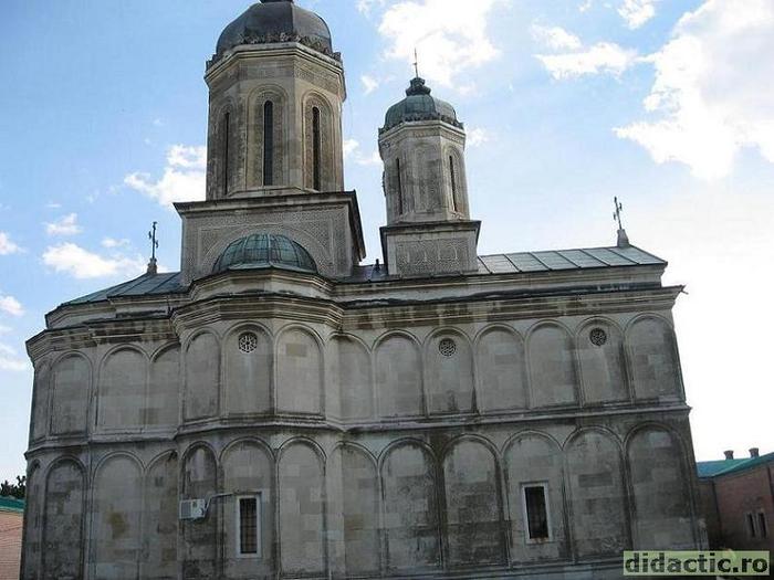 Biserica_Manastirii_Dealu - manastiri