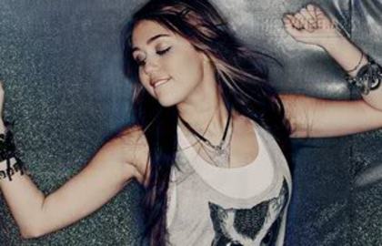 c (222) - Wallpapere Miley