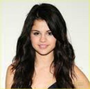 XCFGVHJ - selena gomez