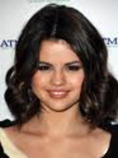 XSDRFGTYHUJIKOLP - selena gomez