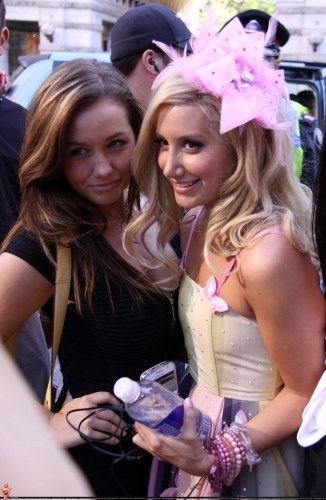 normal_022 - poze ashley tisdale