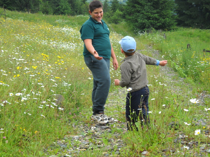 treci la treaba odata, nu auzi????