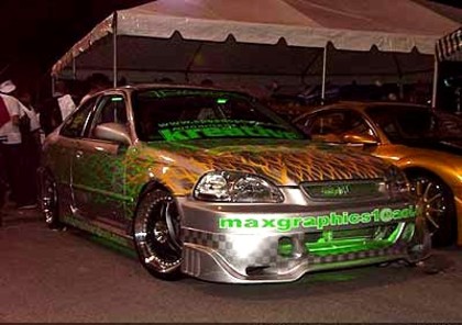 the_fast_and_the_furious_cars_honda_civic_from_the_fast_and_the_furious__silver_with_green_checkers1 - masini