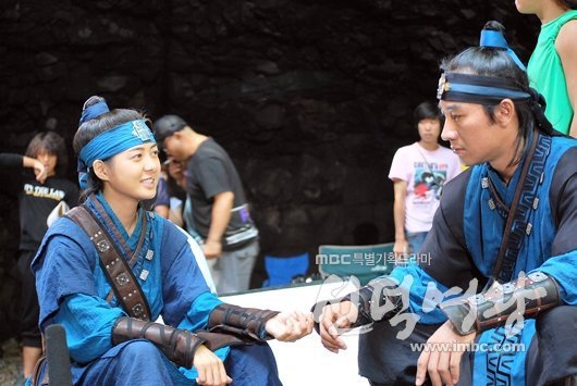 24316110757018934640100