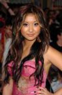 ale (25) - Brenda Song