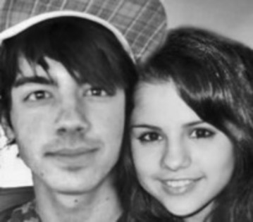 OOSMJPJIJSWAWXHJZBZ - poze cu selena gomez