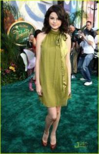 Selena_Gomez_1242827054_2 - poze cu selena gomez