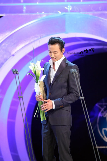 13168714_VKJZQGJZV - a---kim nam gil---a