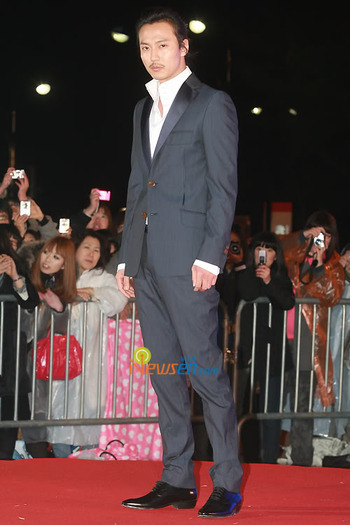 13168726_VDUQJZWOI - a---kim nam gil---a