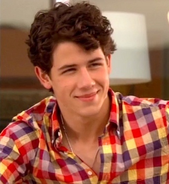 JONAS-LA-Screen-nick-jonas-13368835-500-372 - Question