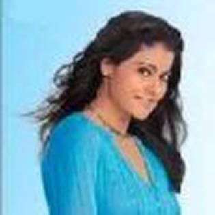 9ZpPzQ892423-01 - Kajol