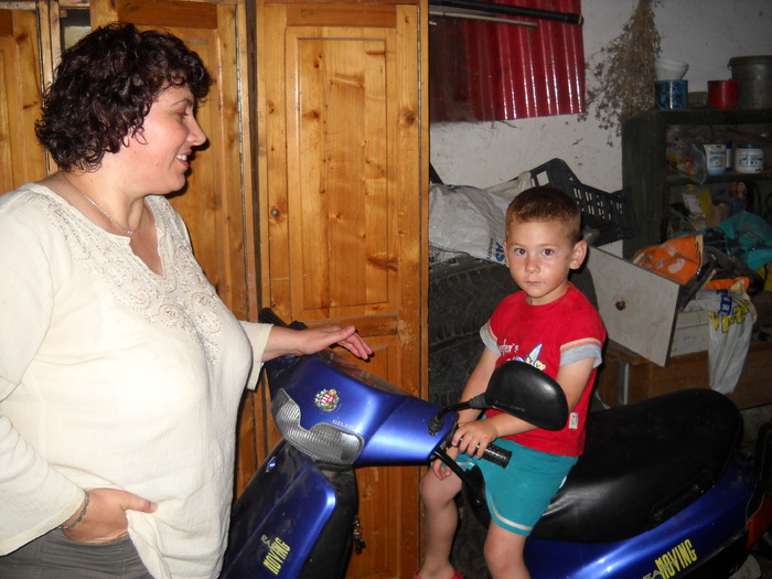 cel mai tanar motociclist - cetatea Bistritei medievale