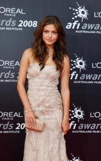 Phoebe_Tonkin_1253695605_3[1] - Phoebe Tonkin