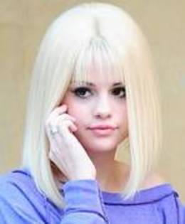 EDPMUAJYROIHBMJHUUA - poze cu SELENE GOMEZ BlOnDa