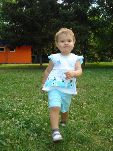 DSC09089- Ce mai domnisoara