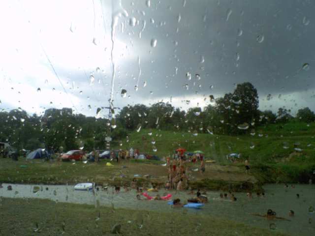 ne refugiem in masina,altii...