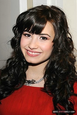 6f37e8847abf1320_Life - Demi Lovato