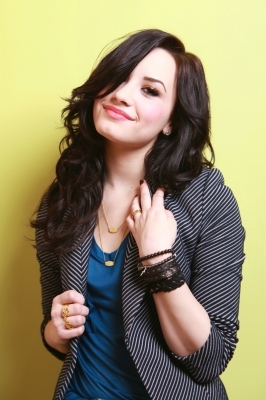 9e2d788581544a56_Blue - Demi Lovato