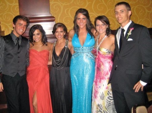 demi-lovato-prom-1-530x396