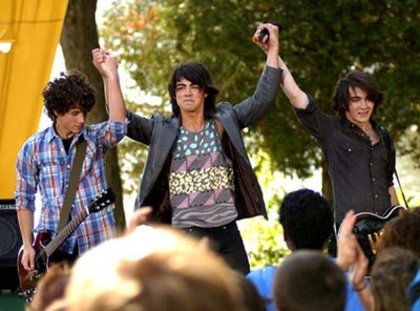 Jo_Bros_Camp_Rock - Camp Rock