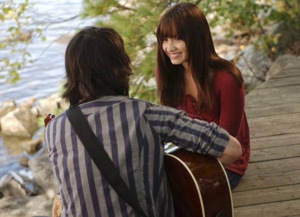 Shane-and-Mitchie-camp-rock-1404207-600-435 - Camp Rock