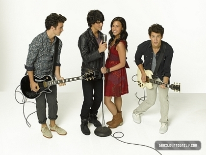pics-camp-rock-2-12039053-400-300 - Camp Rock 2