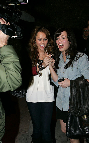 3280212804_3a36041da8 - Demi Lovato and Miley Cyrus