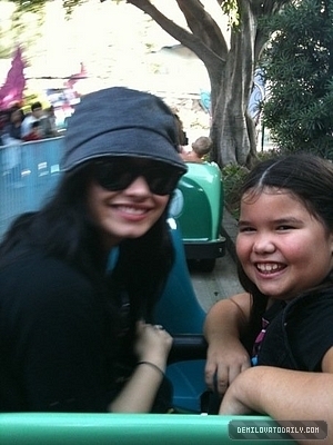 demi-at-disney-land-with-her-family-demi-lovato-9226005-300-400 - Demi Lovato at Disney Land with her Family