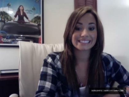 Cambio-Live-Chat-JUNE-30-demi-lovato-13574326-400-300 - Demi Lovato Cambio Live Chat JUNE 30