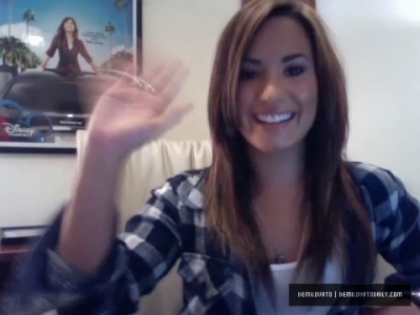 Cambio-Live-Chat-JUNE-30-demi-lovato-13574330-400-300 - Demi Lovato Cambio Live Chat JUNE 30