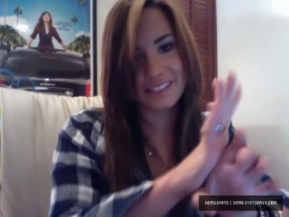 Cambio-Live-Chat-JUNE-30-demi-lovato-13574338-400-300 - Demi Lovato Cambio Live Chat JUNE 30