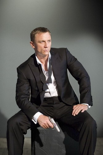 divertissrc_Daniel-Craig-james-bond-2