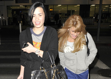 demi-lovato-cheerful-lax-mom - Demi Lovato and her Mother