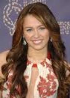 Miley Cyrus - concurs pt scriitori