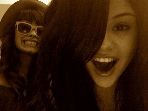 ds%20(3) - Demi Lovato and Selena Gomez