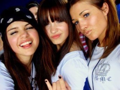 ds%20(10) - Demi Lovato and Selena Gomez