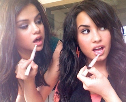 OBWBNWLOFEQLMECRPBK - Demi Lovato and Selena Gomez