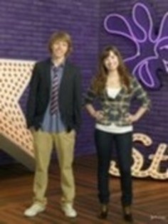 12782510_WOVRQNSDJ - Demi Lovato and Sterling Knight