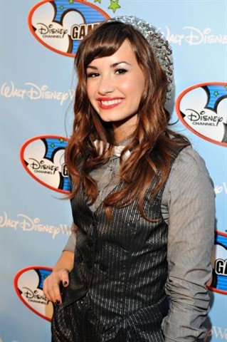 dcprty%20(4) - Demi Lovato at dc games party